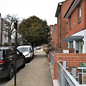 https://london-4-bedroom-house.brighton-hotels-england.com
