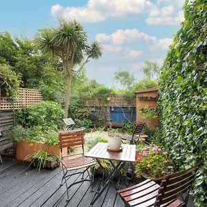 https://victoria-park-2-bedroom-house-w-garden-parking.brighton-hotels-england.com